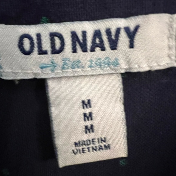 Old Navy.  Size Medium.   Long sleeve button up shirt - Picture 3 of 3